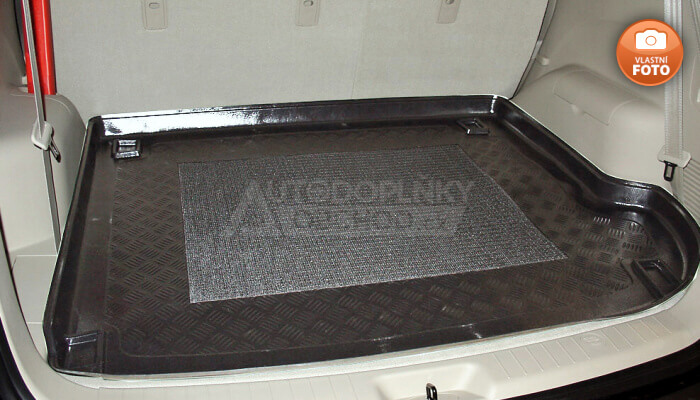 Vana do kufru přesně pasuje do zavazadlového prostoru modelu auta Hyundai Santa Fe 2006-